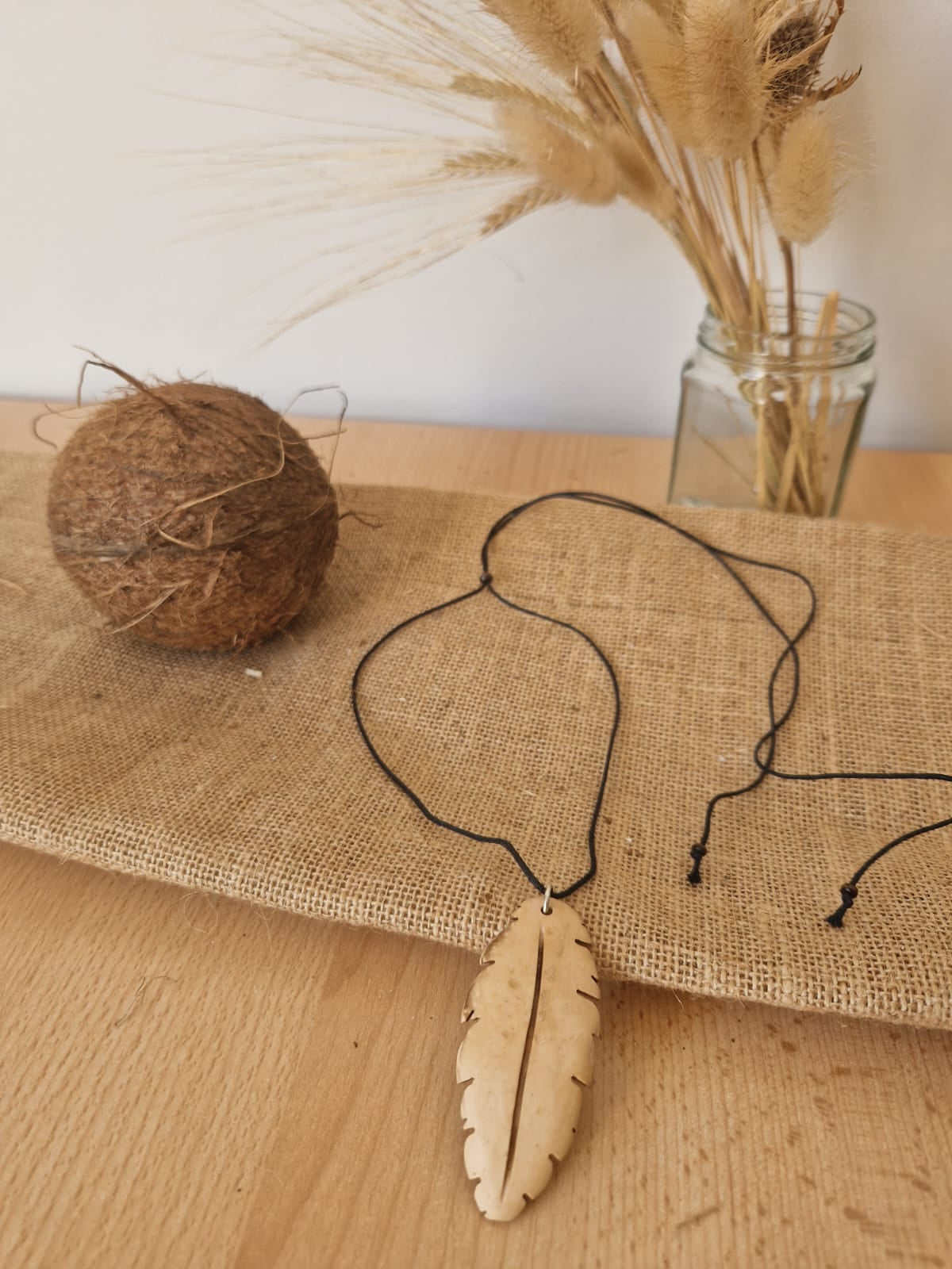 White Coconut Shell Feather Pendant Necklace